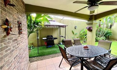 VENTA DE CASA EN CONDADO DEL REY - PH PASEO DORADO