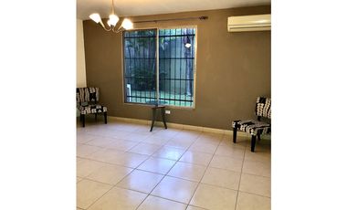 VENTA DE CASA EN CONDADO DEL REY - PH PASEO DORADO