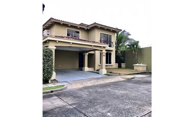 VENTA DE CASA EN CONDADO DEL REY - PH PASEO DORADO