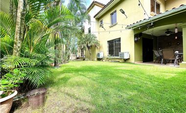 VENTA DE CASA EN CONDADO DEL REY - PH PASEO DORADO