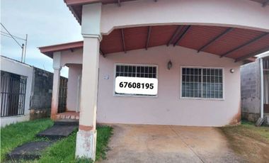 VENDO CASA EN ARRAIJAN BRISAS DEL GOLF 3R