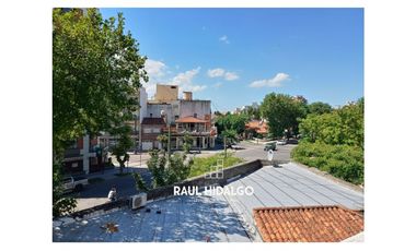 DEPARTAMENTO DE 3 AMBIENTES CON BALCÓN A LA CALLE EN MIRAMAR