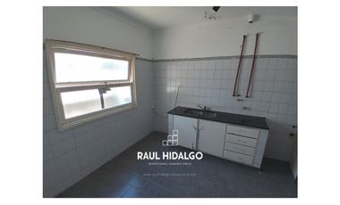 DEPARTAMENTO DE 3 AMBIENTES CON BALCÓN A LA CALLE EN MIRAMAR