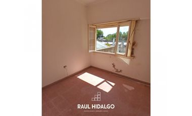 DEPARTAMENTO DE 3 AMBIENTES CON BALCÓN A LA CALLE EN MIRAMAR