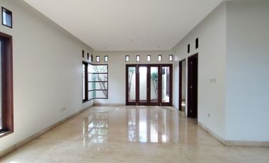 Town House di Cilandak dg Taman Best Unit Kondisi Unfurnished HSE-A0425