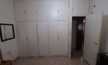 Casa  en Venta Haedo / Moron (A004 4399)