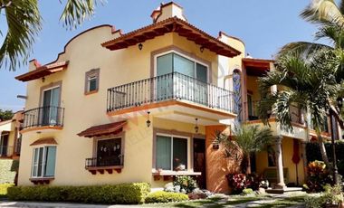 Casa en venta en Xochitepec Morelos 186 m2 de construcción 199m2 terreno con alberca Jacuzzi