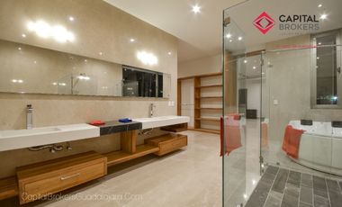 Casa de Lujo en Venta en Ayamonte Zona Bajío