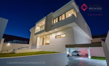 Casa de Lujo en Venta en Ayamonte Zona Bajío