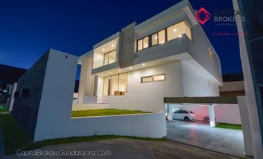 Casa de Lujo en Venta en Ayamonte Zona Bajío
