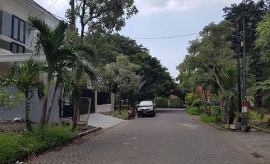 Kavling Tanah Babatan Pratama Wiyung, Strategis, Row 3 Mobil Paving