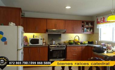 Casa de venta en Av. Los Cerezos – código:15746