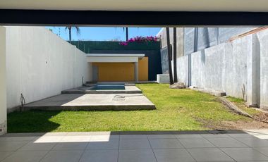 Casa moderna a media cuadra de Avenida San Diego