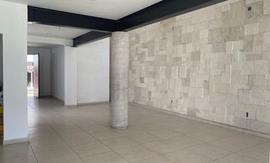 Casa moderna a media cuadra de Avenida San Diego