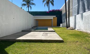 Casa moderna a media cuadra de Avenida San Diego