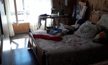 VENDO CASA C/DEPTO ATRAS