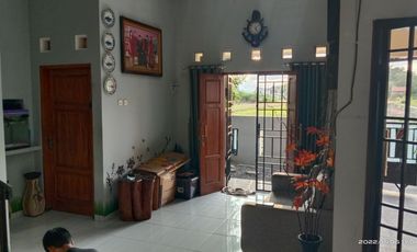 DIJUAL CEPAT BU RUMAH 2 LANTAI DI GODEAN KM 8