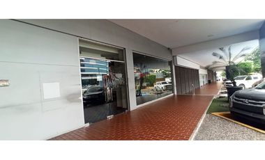 Se Alquilan dos Amplios Locales en Bethania cerca del Dorado Mall.