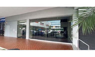 Se Alquilan dos Amplios Locales en Bethania cerca del Dorado Mall.