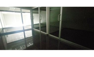 Se Alquilan dos Amplios Locales en Bethania cerca del Dorado Mall.