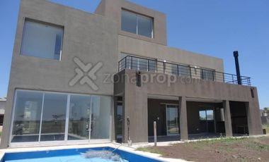 GO 606 Casa en El Golf Nordelta