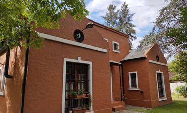 Venta - Casa Quinta Estilo Colonial / Español - Tortuguitas