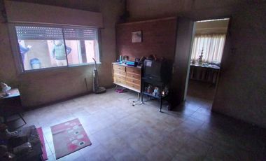 Casa en venta en Isidro Casanova