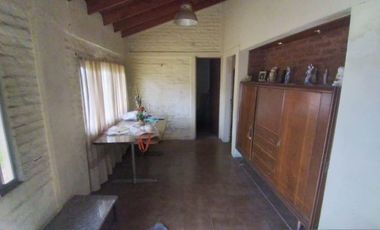 Casa en venta en Isidro Casanova