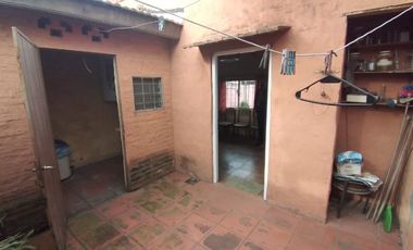 Casa en venta en Isidro Casanova