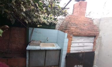 Casa en venta en Isidro Casanova