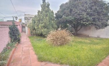 Casa en venta en Isidro Casanova