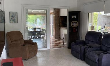 Casa en Los Sauces, Pilar