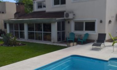 Casa en Los Sauces, Pilar