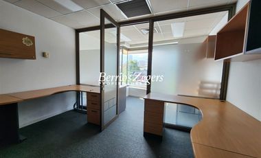 Oficina en Arriendo en VITACURA / LUIS PASTEUR