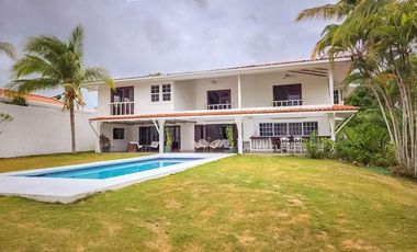 Se vende casa en PH El Cortijo, Costa Esmeralda, San Carlos