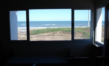 DEPARTAMENTO DE 2 AMBIENTES FRENTE AL MAR