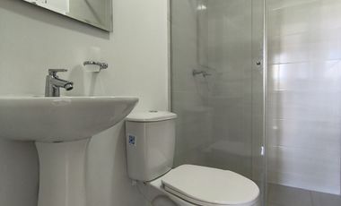 apartamento en arriendo en prados del este. Cod A30201