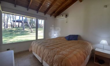 Casa en alquiler temporario de 3 dormitorios c/ cochera en Frontera