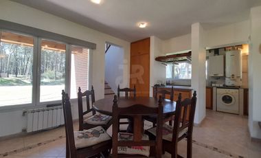 Casa en alquiler temporario de 3 dormitorios c/ cochera en Frontera