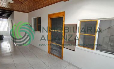 casa en arriendo en casco antiguo. Cod A17393
