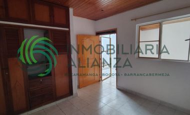 casa en arriendo en casco antiguo. Cod A17393