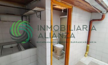 casa en arriendo en casco antiguo. Cod A17393