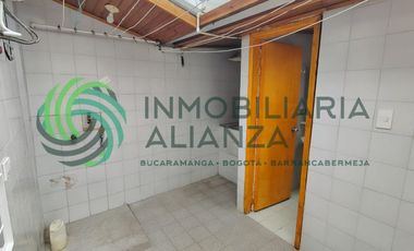 casa en arriendo en casco antiguo. Cod A17393