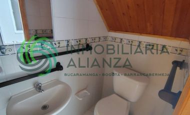 casa en arriendo en casco antiguo. Cod A17393