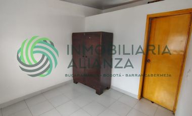 casa en arriendo en casco antiguo. Cod A17393