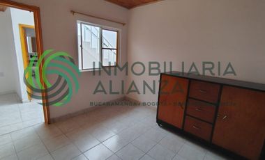 casa en arriendo en casco antiguo. Cod A17393
