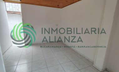 casa en arriendo en casco antiguo. Cod A17393