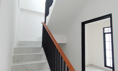 Rumah BRAND NEW bergaya American Classic  di Kencana Loka 12.5 BSD City