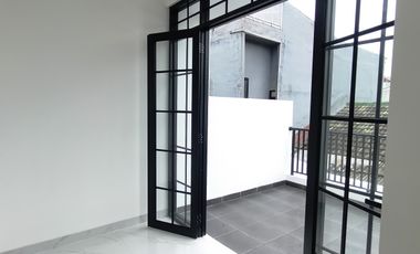 Rumah BRAND NEW bergaya American Classic  di Kencana Loka 12.5 BSD City