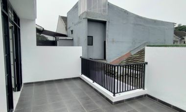 Rumah BRAND NEW bergaya American Classic  di Kencana Loka 12.5 BSD City